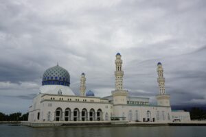 契約社員から介護職への正社員転職はどう進めるべき？